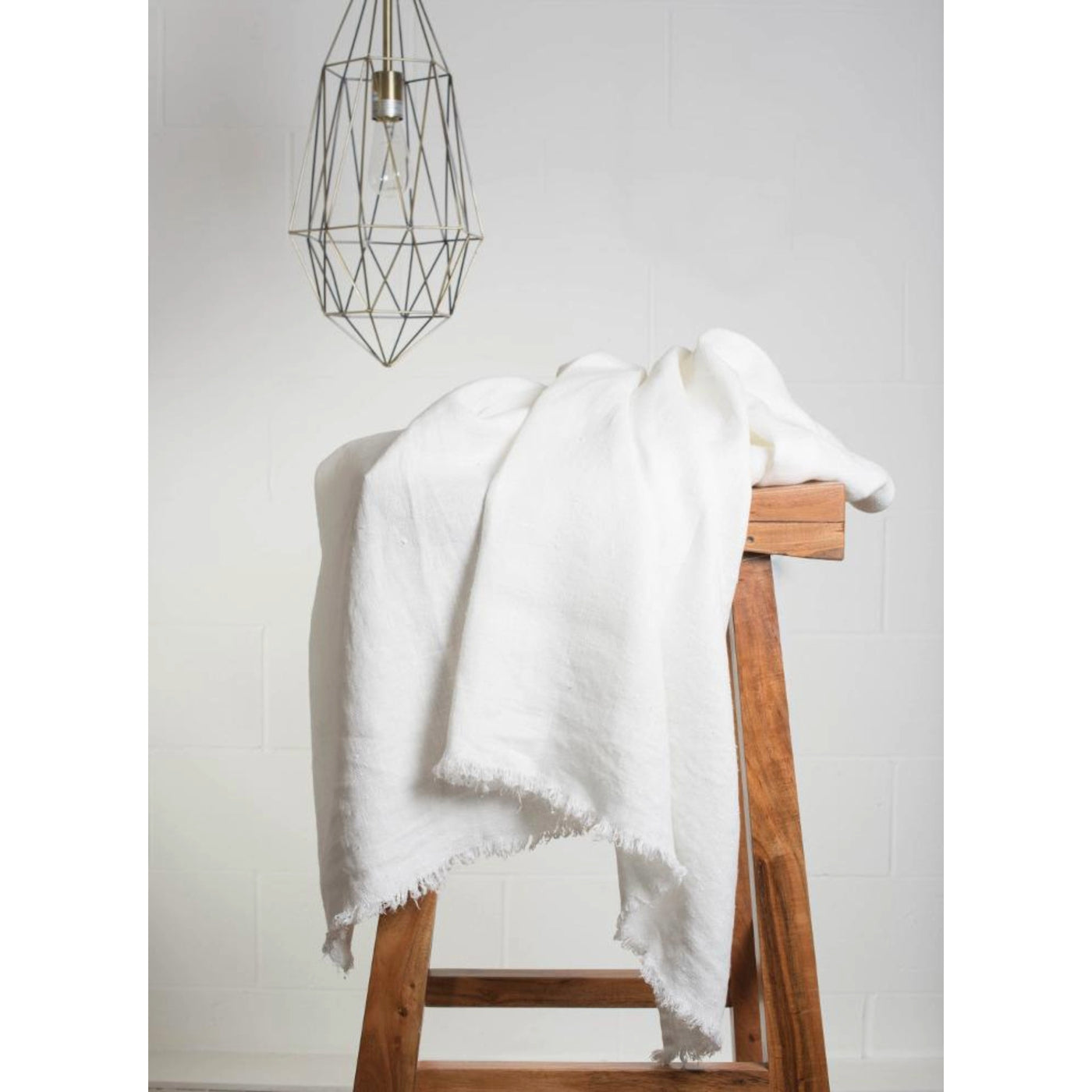 Lipari Linen Throw with Fringes - white