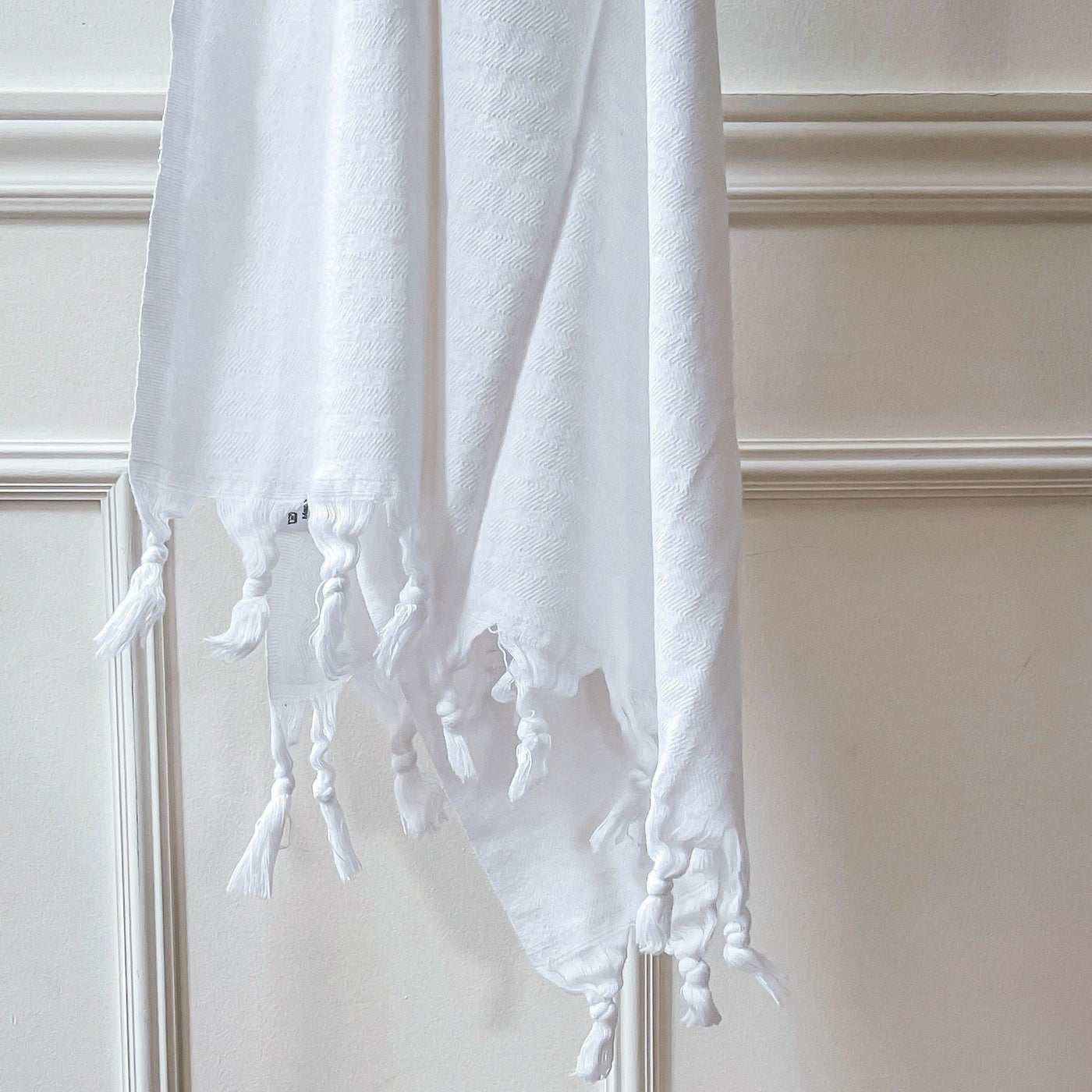Turkish Towel: Colour: White, Size: Oversized 63" x 39.4", SKU OVT011 - By House of Jude