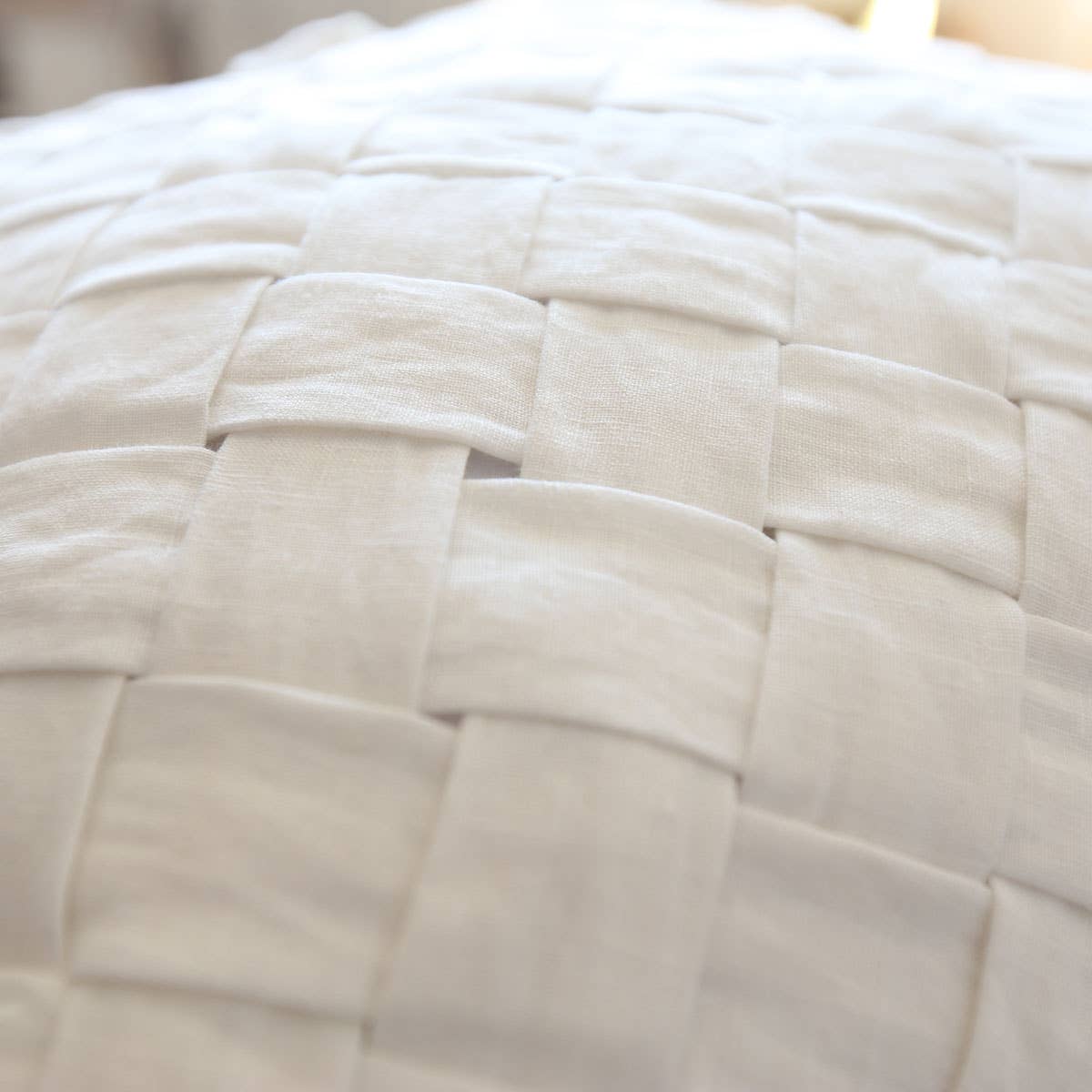 Basketweave Pillow - Linen material. Close-up in white